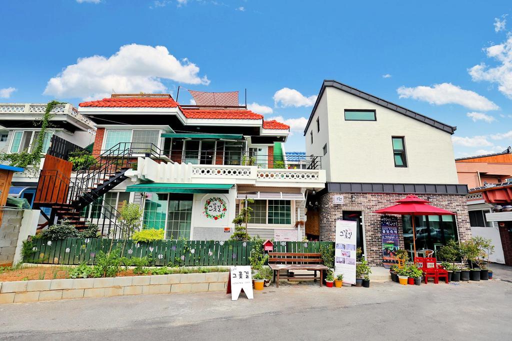 The Flower Road Guesthouse Сунчхон Экстерьер фото